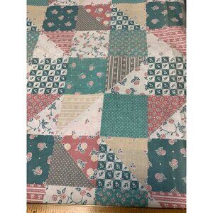 Vintage Style Cotton Fabric Patchwork Quilt 44" x 26" Floral & Geometric Pattern